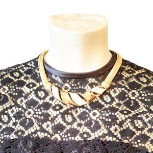 Vintage 1980s Gold Flexible Coiled Metal And White Enameled Choker Necklace